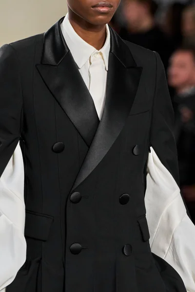 Look 13